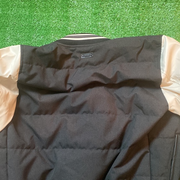 Guess Bomber Jacket BRAND NEW - Picture 2 of 3